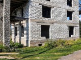Блочный коттедж без отделки рядом с Псковским озером / Псков
